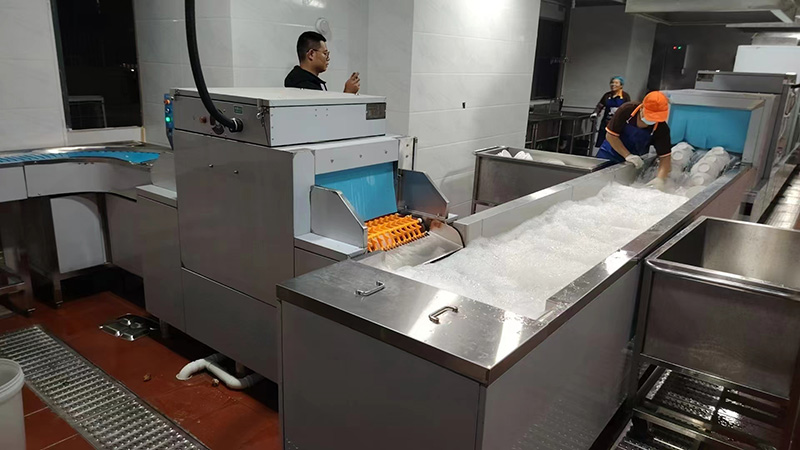 大型斜插式商用洗碗機實拍圖